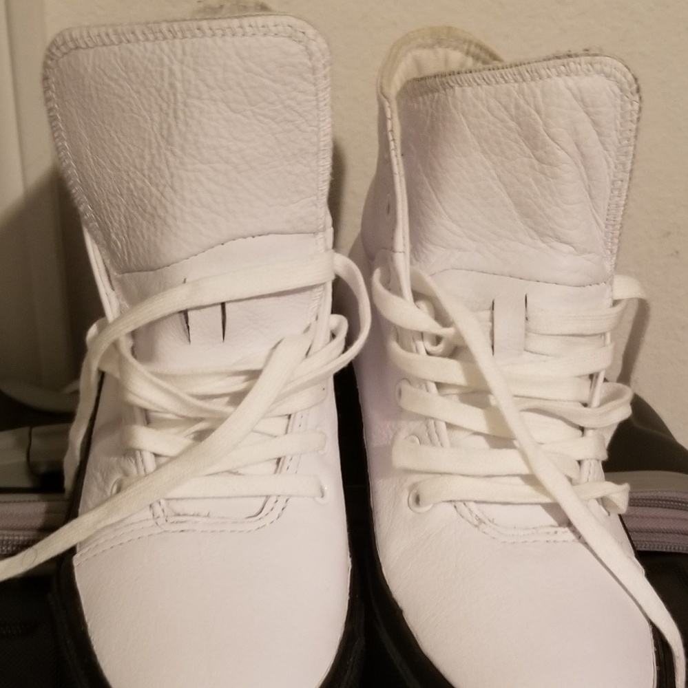Athlete shoes